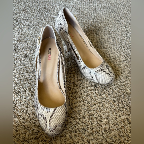 Just Fab Marlena Snakeskin Tan 3 Inch Pumps - Picture 2 of 11